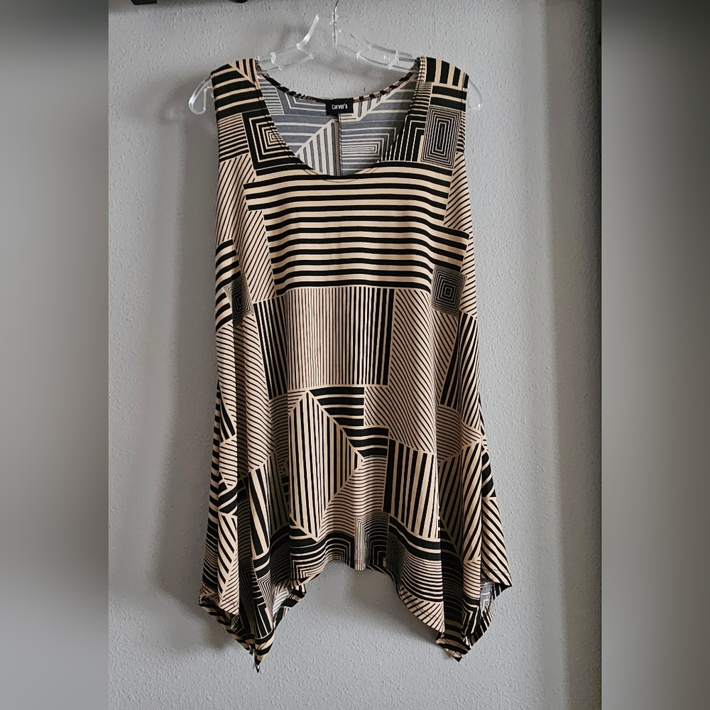 Women's Sleeveless Scoop Neck Tunic Top Geometric Designs Sharkbite Cut Size XL